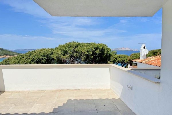 appartamento in vendita ad Arzachena in zona Baja Sardinia