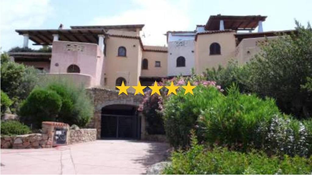 appartamento in vendita ad Arzachena in zona Porto Cervo