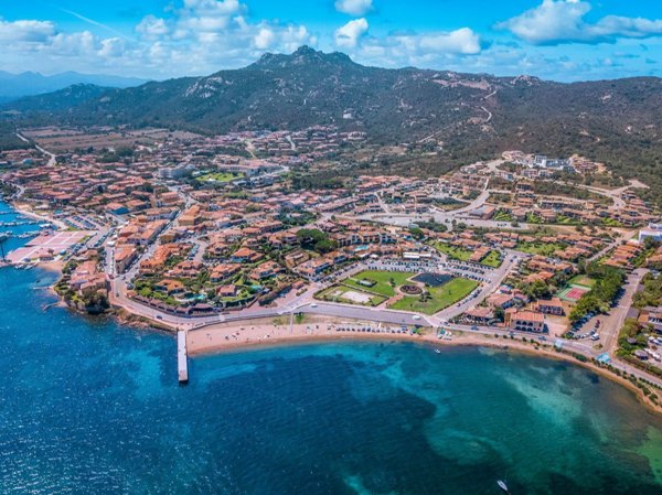 terreno edificabile in vendita ad Arzachena in zona Cannigione