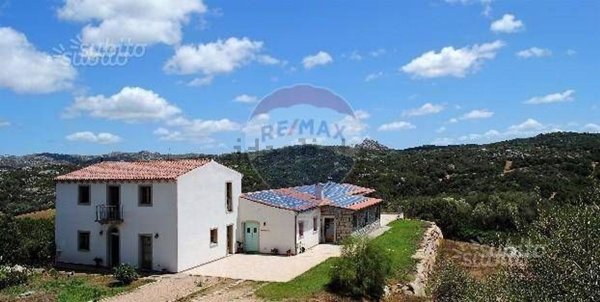 casa indipendente in vendita ad Arzachena