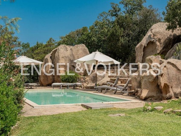 casa indipendente in vendita ad Arzachena