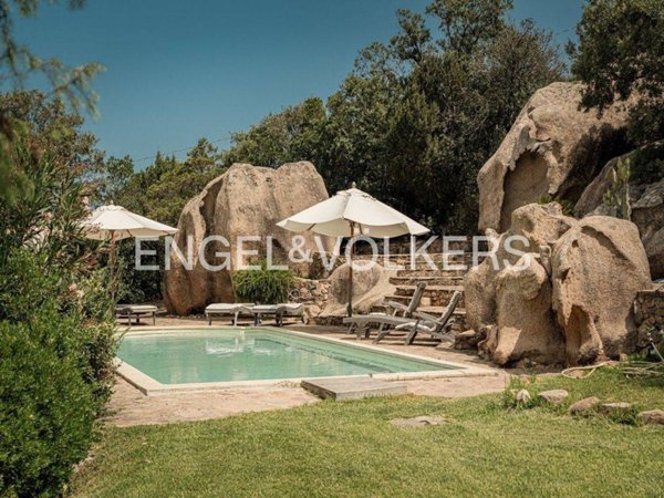 casa indipendente in vendita ad Arzachena