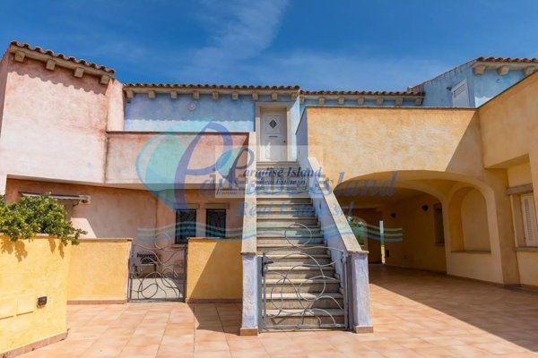 appartamento in vendita ad Arzachena in zona Cannigione