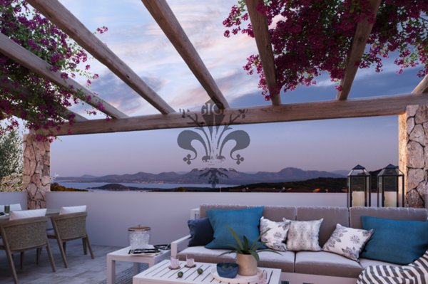 casa indipendente in vendita ad Arzachena in zona Abbiadori