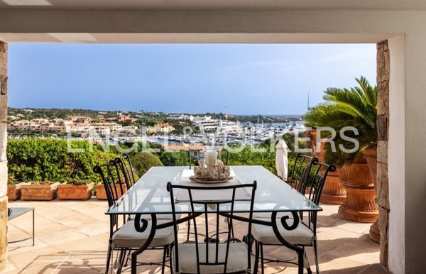 appartamento in vendita ad Arzachena in zona Porto Cervo