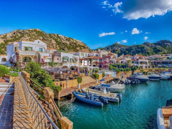 appartamento in vendita ad Arzachena in zona Porto Cervo