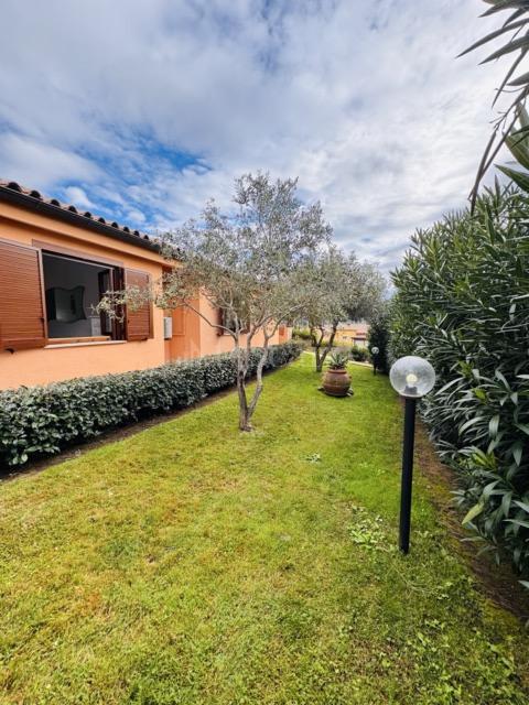 casa indipendente in vendita ad Arzachena in zona Cannigione