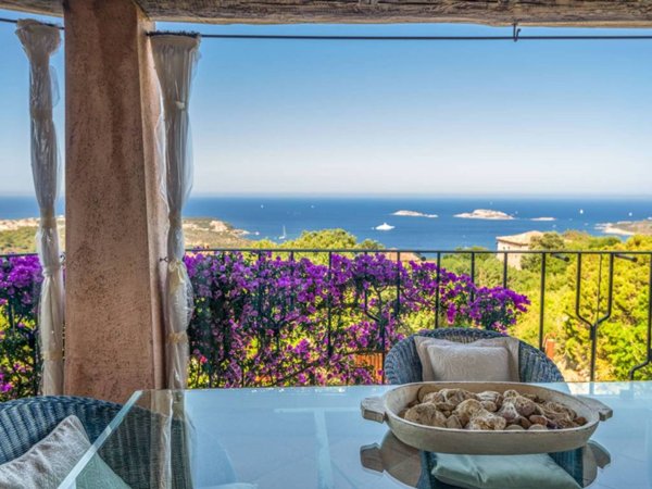 casa indipendente in vendita ad Arzachena in zona Porto Cervo