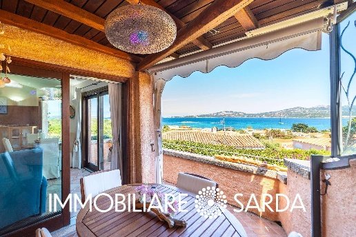 casa indipendente in vendita ad Arzachena in zona Cannigione