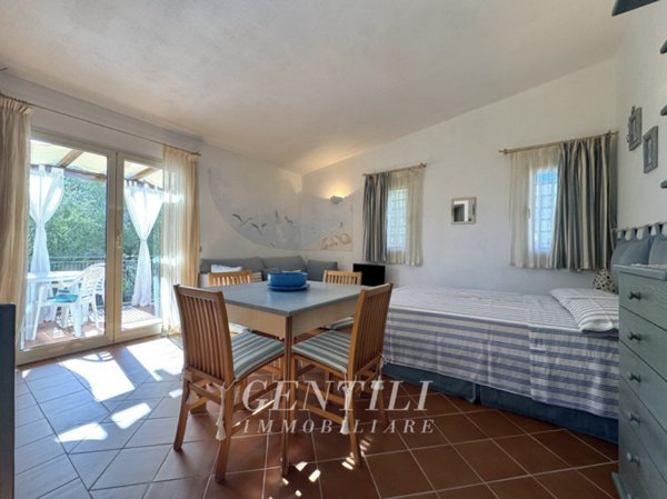 appartamento in vendita ad Arzachena in zona Baja Sardinia