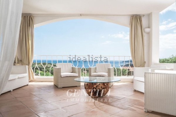 casa indipendente in vendita ad Arzachena in zona Baja Sardinia