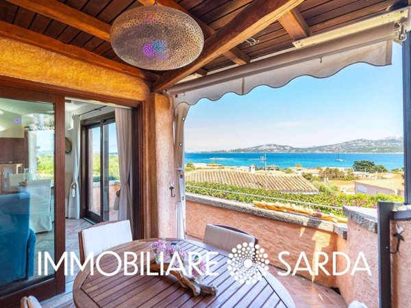 casa indipendente in vendita ad Arzachena in zona Cannigione