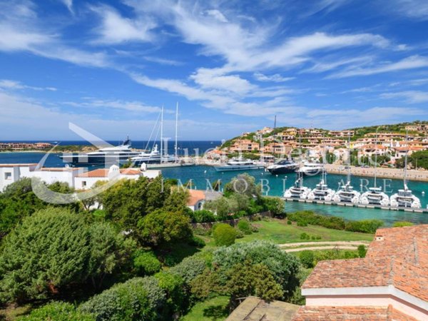 appartamento in vendita ad Arzachena in zona Porto Cervo
