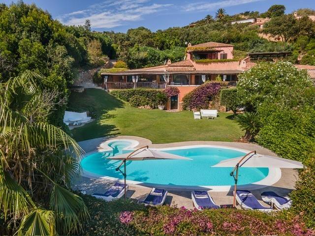casa indipendente in vendita ad Arzachena in zona Porto Cervo