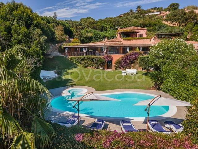 casa indipendente in vendita ad Arzachena