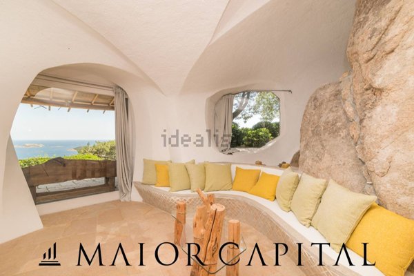 casa indipendente in vendita ad Arzachena in zona Porto Cervo