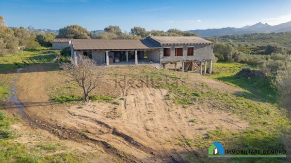 casale in vendita ad Arzachena in zona Cannigione