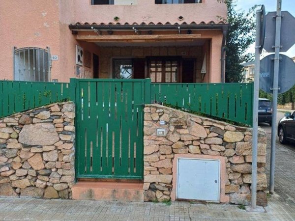 appartamento in vendita ad Arzachena in zona Cannigione