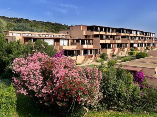 appartamento in vendita ad Arzachena in zona Cannigione