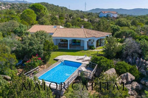 casa indipendente in vendita ad Arzachena in zona Porto Cervo
