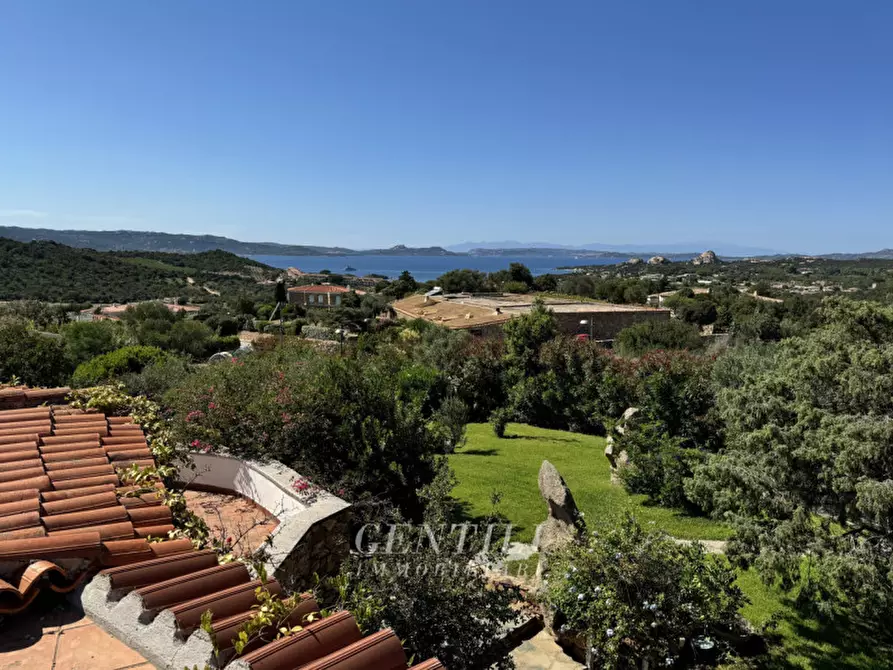 casa indipendente in vendita ad Arzachena in zona Baja Sardinia