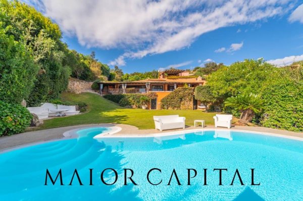 casa indipendente in vendita ad Arzachena in zona Porto Cervo