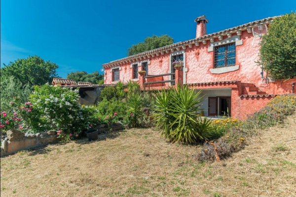 casa indipendente in vendita ad Arzachena in zona Porto Cervo