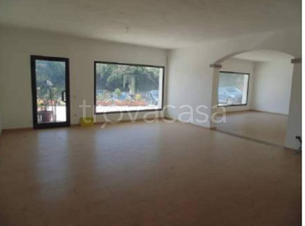 negozio in vendita ad Arzachena