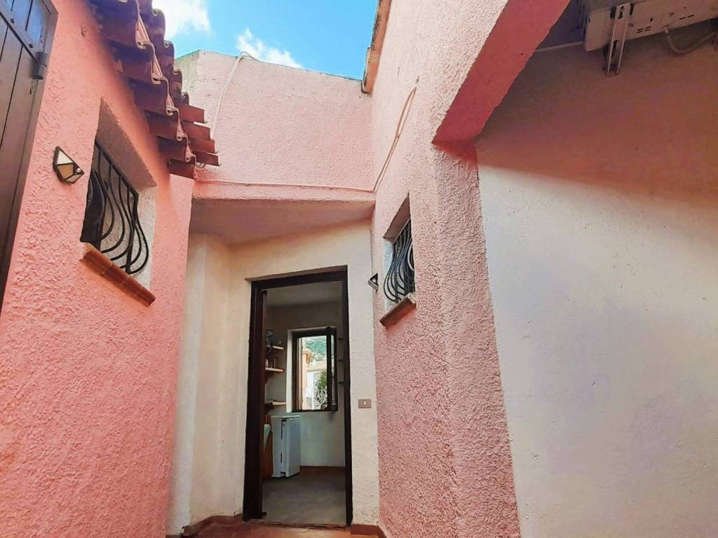 appartamento in vendita ad Arzachena in zona Cannigione