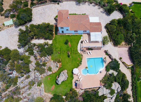 casa indipendente in vendita ad Arzachena