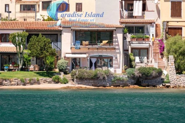 appartamento in vendita ad Arzachena in zona Cannigione