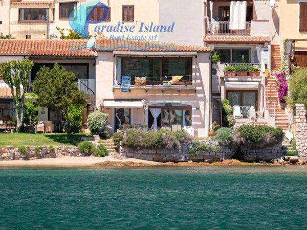 appartamento in vendita ad Arzachena in zona Cannigione
