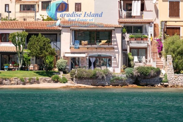 appartamento in vendita ad Arzachena in zona Cannigione