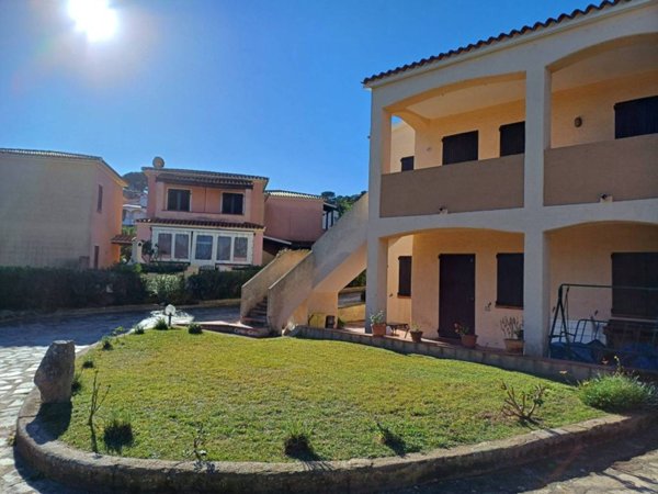 appartamento in vendita ad Arzachena in zona Cannigione