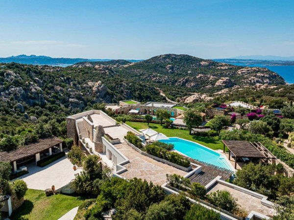 casa indipendente in vendita ad Arzachena in zona Porto Cervo