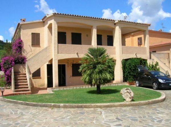 appartamento in vendita ad Arzachena