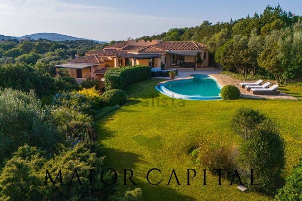 casa indipendente in vendita ad Arzachena in zona Porto Cervo