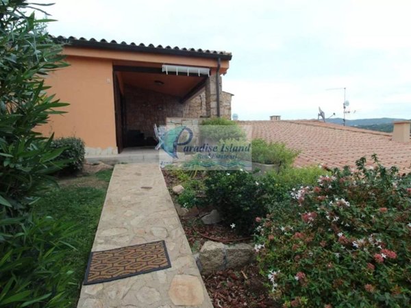 appartamento in vendita ad Arzachena in zona Cannigione