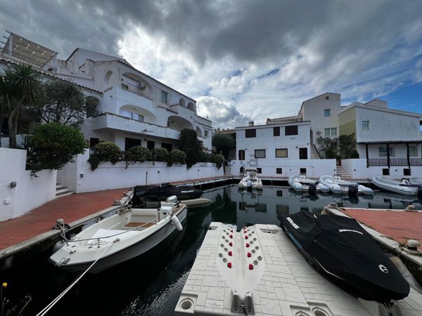 appartamento in vendita ad Arzachena in zona Poltu Quatu