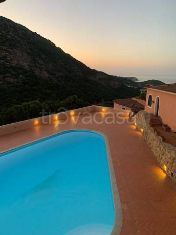 appartamento in vendita ad Arzachena in zona Abbiadori