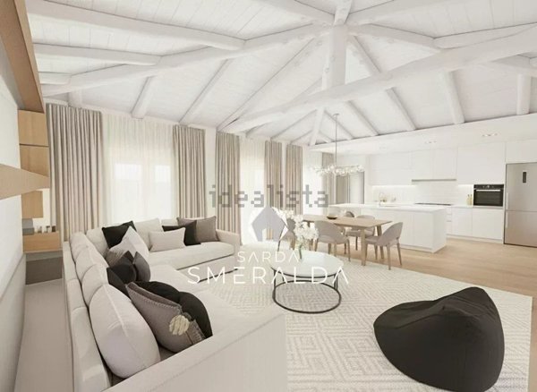 appartamento in vendita ad Arzachena in zona Pantogia