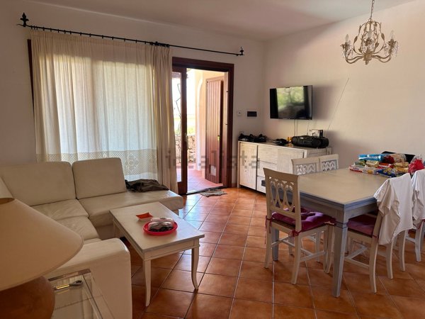 appartamento in vendita ad Arzachena in zona Abbiadori