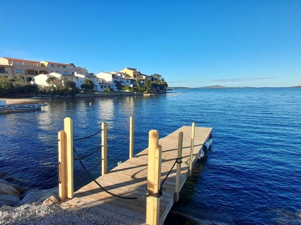 appartamento in vendita ad Arzachena in zona Cannigione