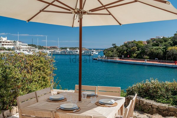 appartamento in vendita ad Arzachena in zona Porto Cervo