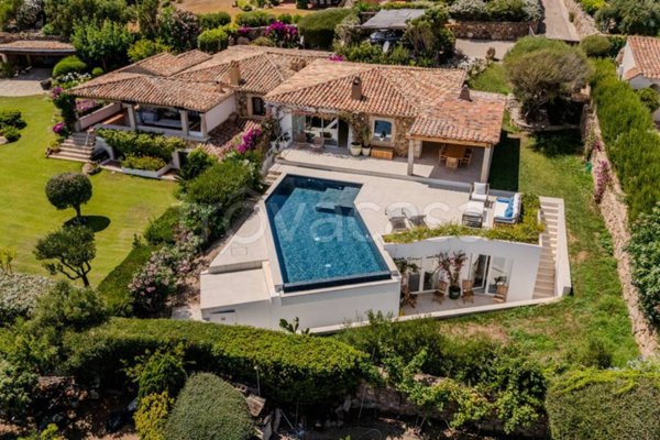 casa indipendente in vendita ad Arzachena in zona Porto Cervo