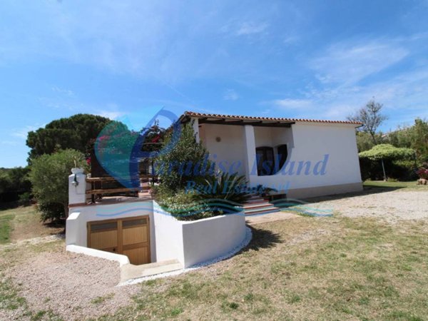 casa indipendente in vendita ad Arzachena in zona Cannigione