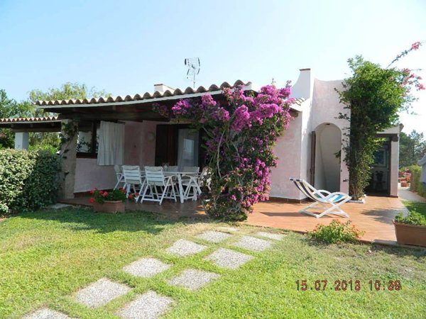 casa indipendente in vendita ad Arzachena in zona Baja Sardinia