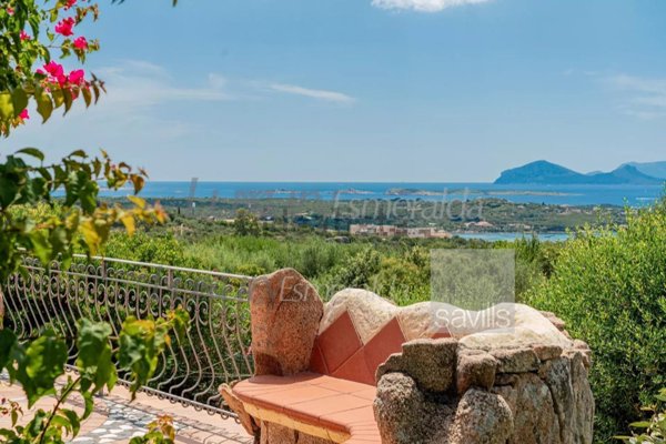 casa indipendente in vendita ad Arzachena in zona Capriccioli