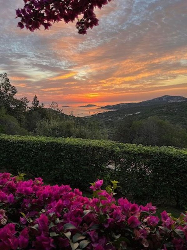 appartamento in vendita ad Arzachena in zona Pantogia