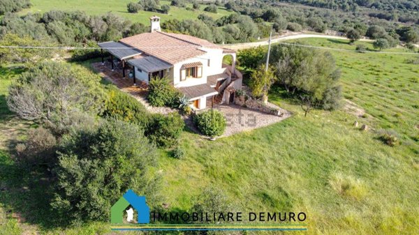 casa indipendente in vendita ad Arzachena in zona Cannigione